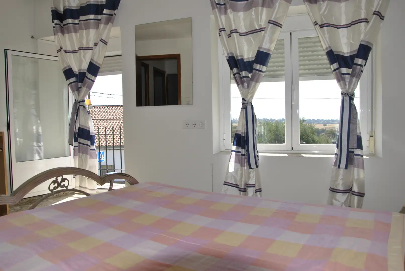 Dormitori de Casa adosada en venda en Tejeda de Tiétar amb Calefacció, Moblat i Balcó