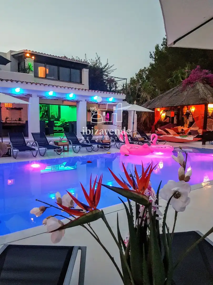 Houses for sale in Santa Eulària des Riu  with Air Conditioner, Private garden and Terrace