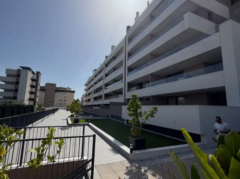 Ground floor for rent in Calle Ava Gardner, 14, Los Álamos