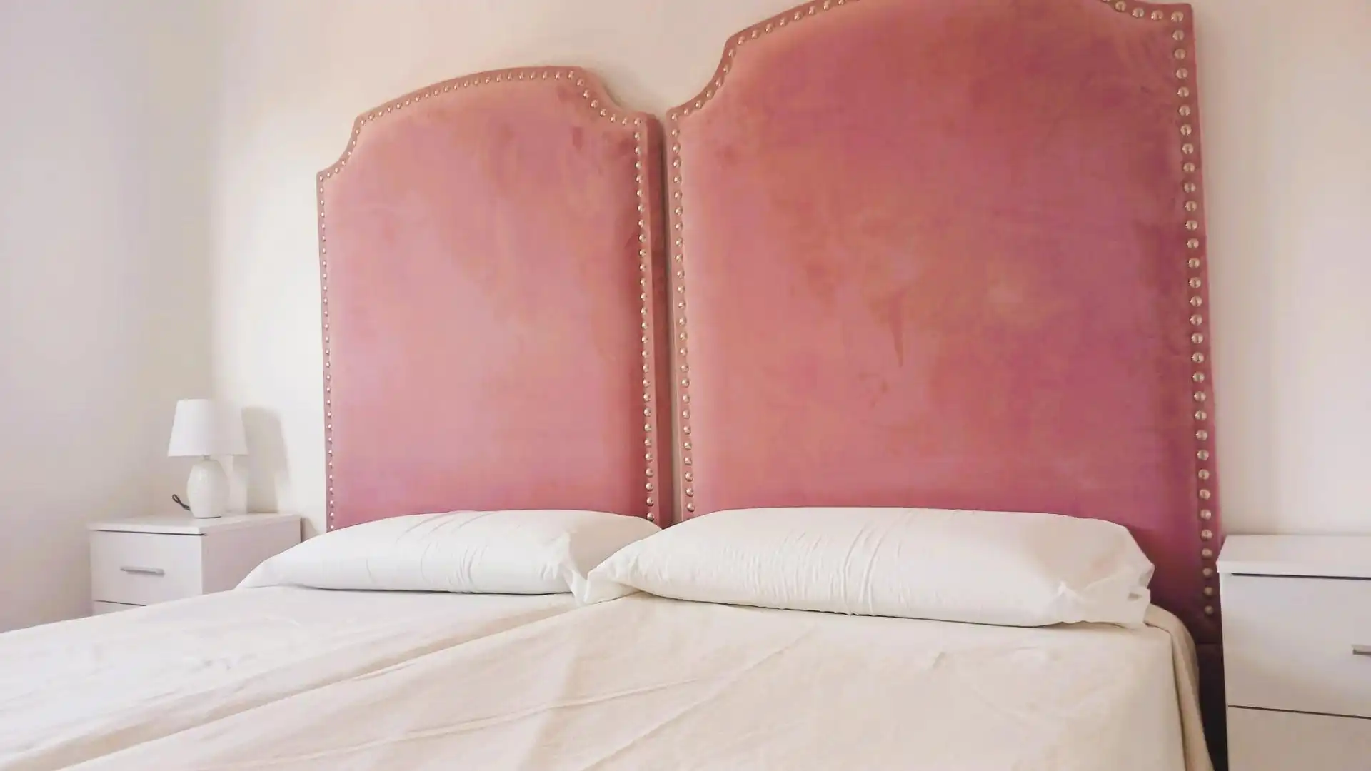 Schlafzimmer von Dachboden zur Miete in Granada mit Klimaanlage, Heizung und Terrasse