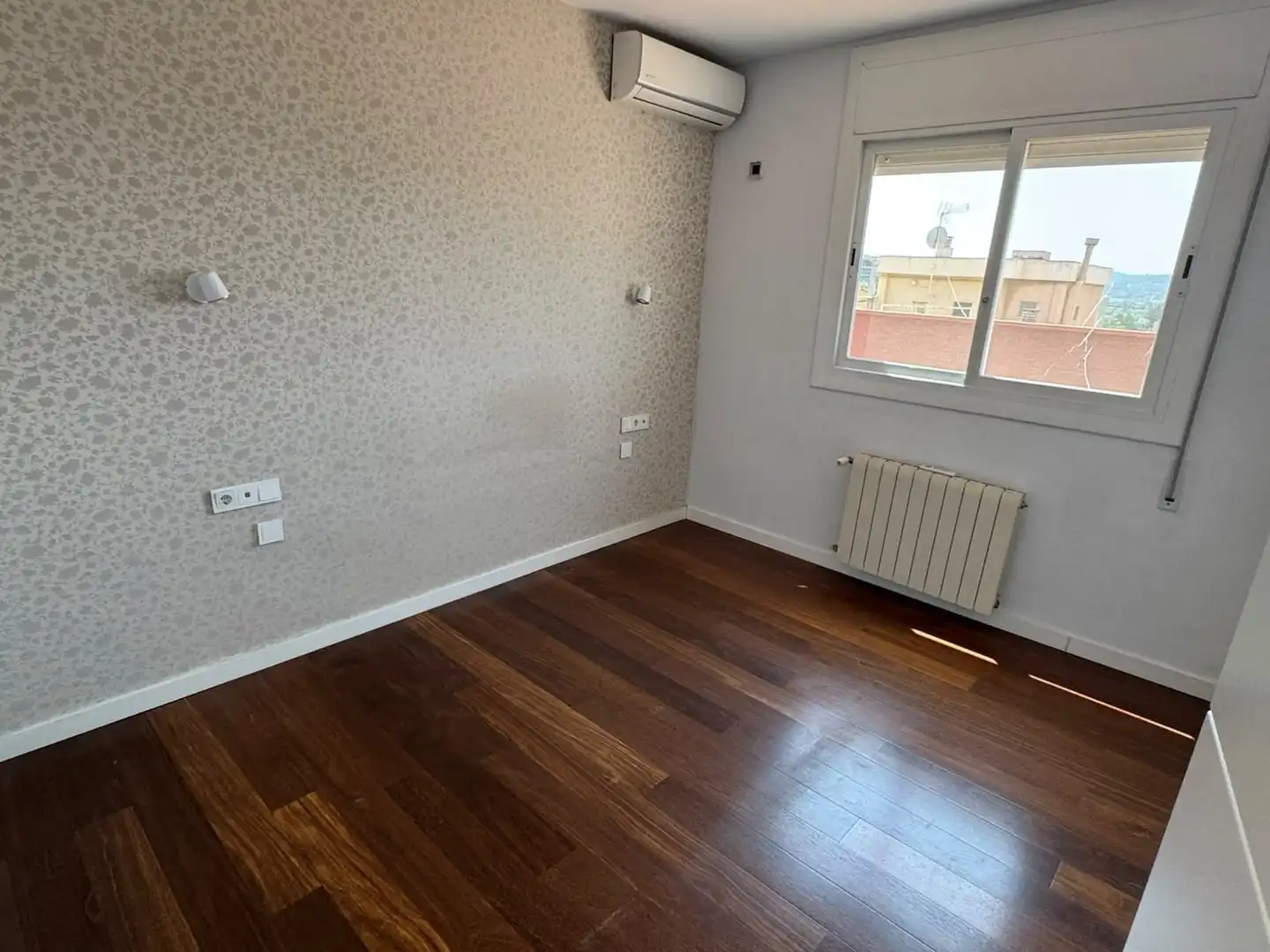 Dormitori de Pis en venda en Molins de Rei amb Aire condicionat, Calefacció i Parquet