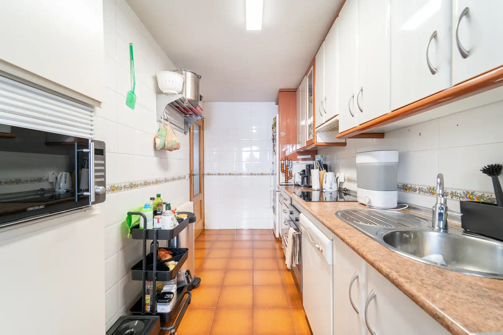 Kitchen of Flat for sale in Sevilla la Nueva  with Heating, Private garden and Terrace