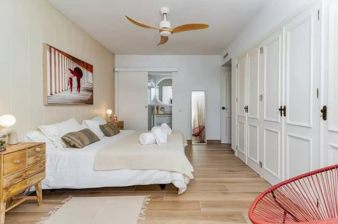 Apartments for rent in Avenida Severo Ochoa, 16, Playa Bajadilla - Puertos