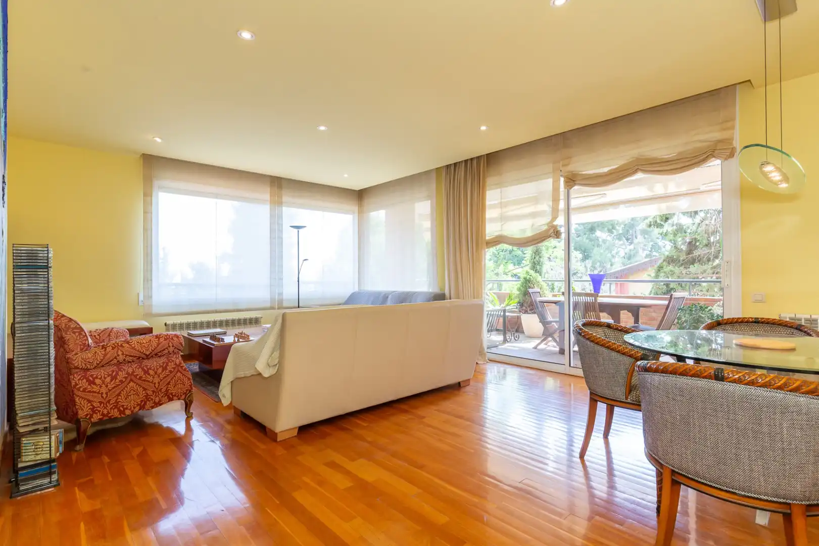 Sala de estar de Piso en venta en Esplugues de Llobregat con Aire acondicionado, Calefacción y Trastero