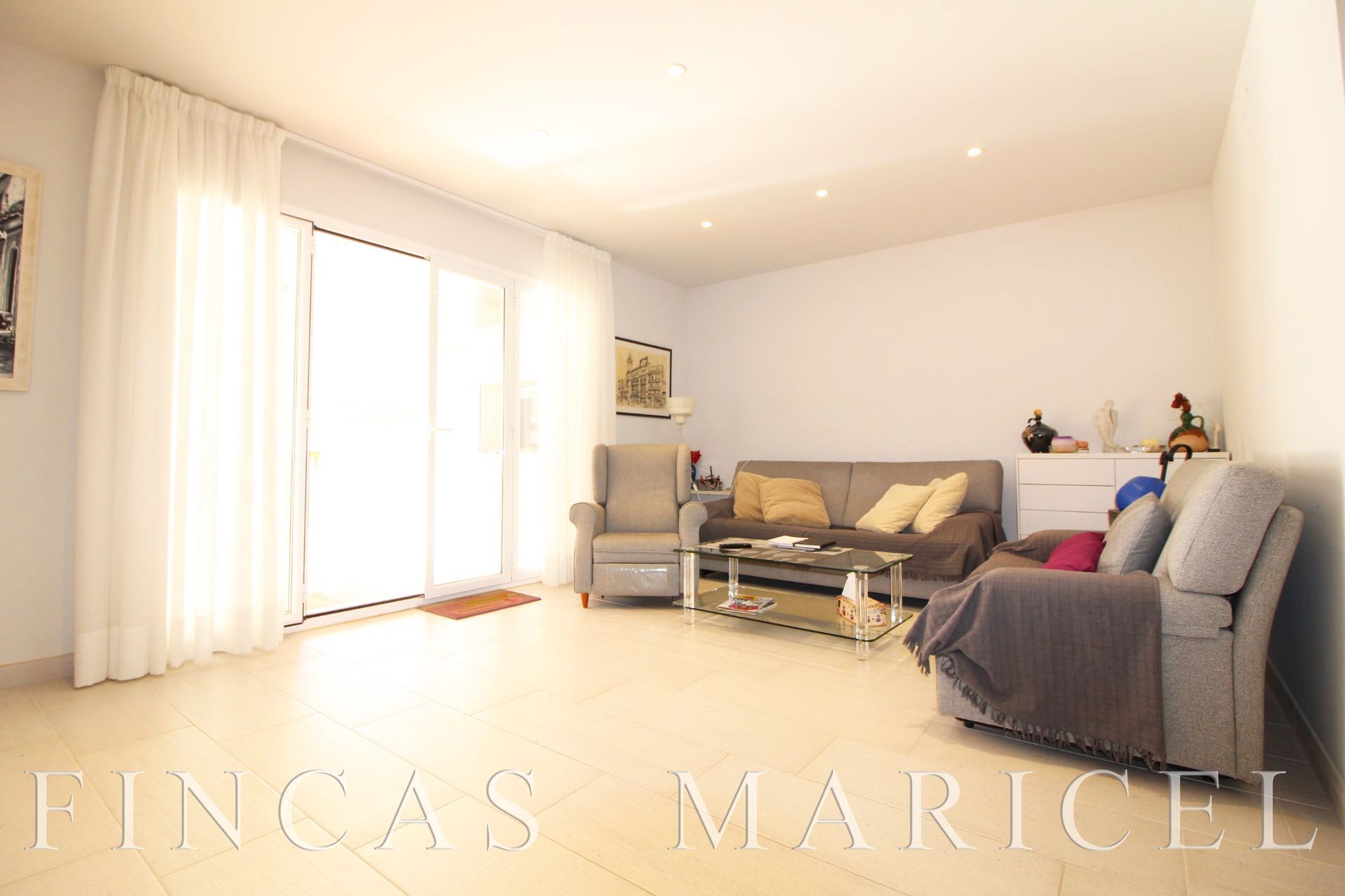 Sala de estar de Piso en venta en Sitges con Aire acondicionado, Calefacción y Terraza