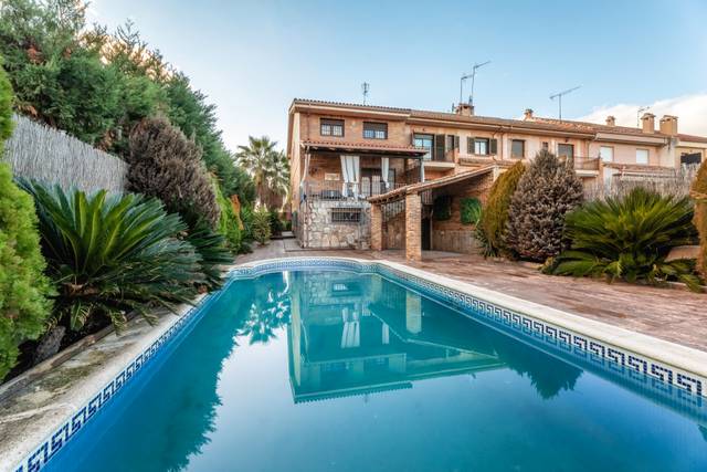 Casa-chalet en Venta en Calle del Alcázar de Segovia en Covadonga - Los Manzanos