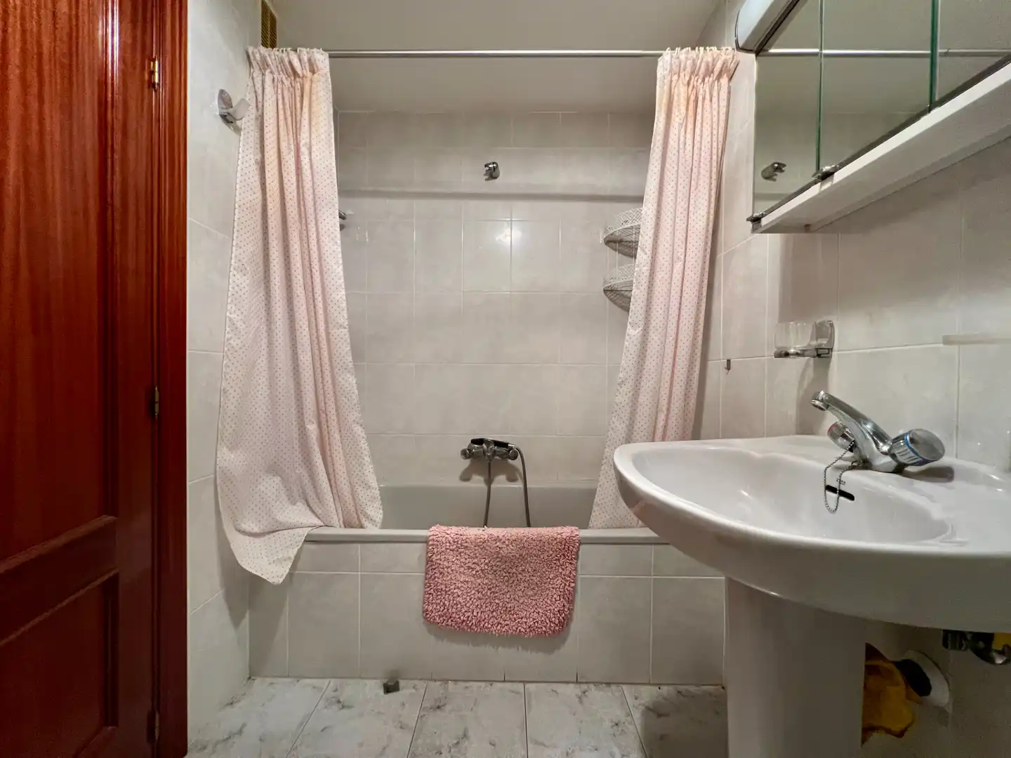 Baño de Apartamento en venta en Fiscal con Calefacción, Terraza y Trastero