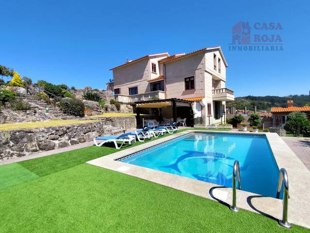 Casa-chalet en Venta en Rúa Trigal en O Hío