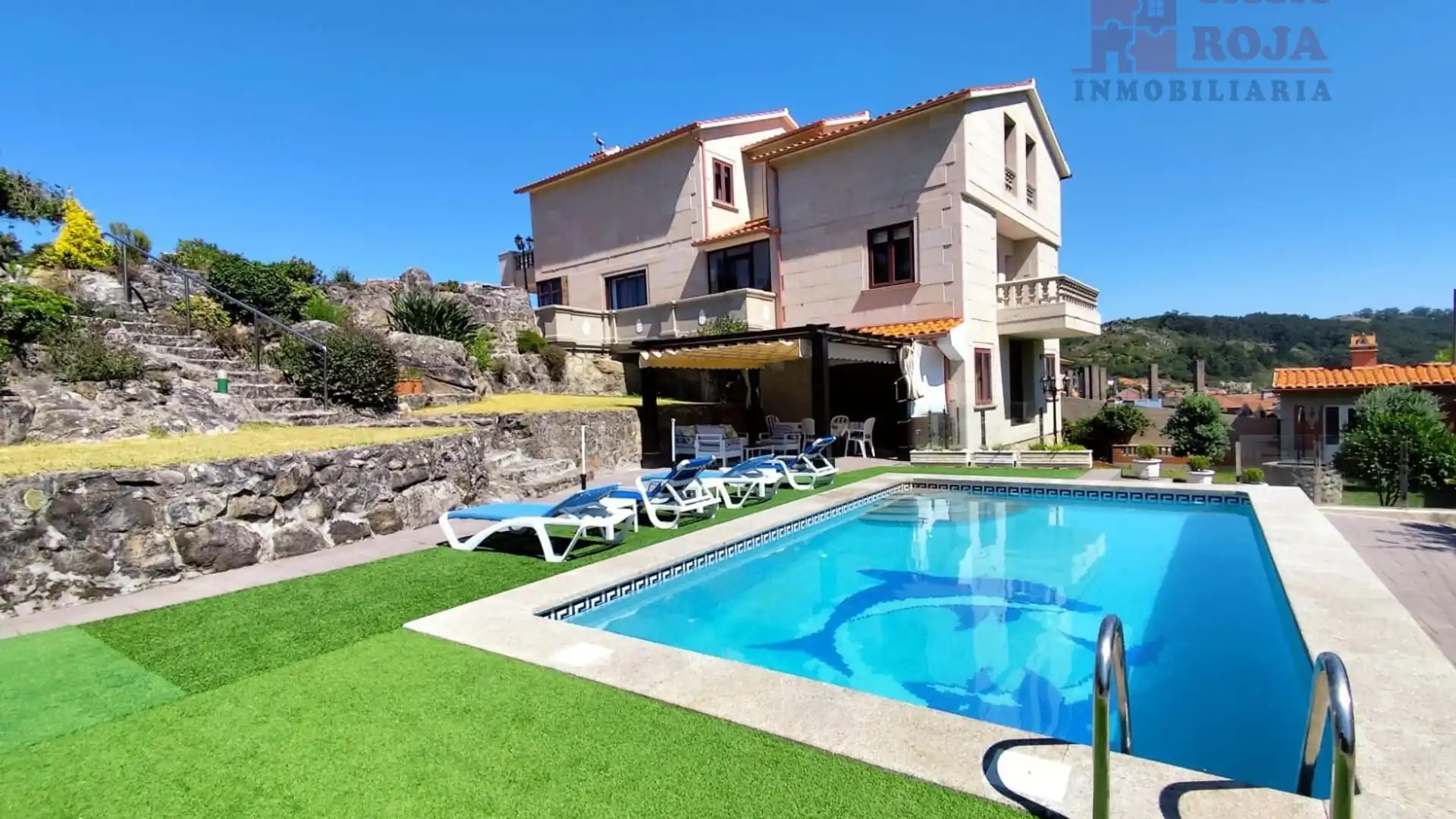 Vista exterior de Casa o chalet en venta en Cangas  con Calefacción, Terraza y Piscina