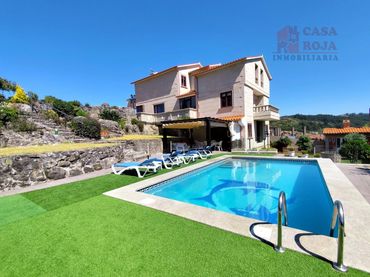 Chalet con piscina en venta en Rúa Trigal
