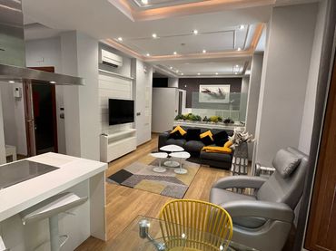 Appartamento con balcone in affitto a Centro