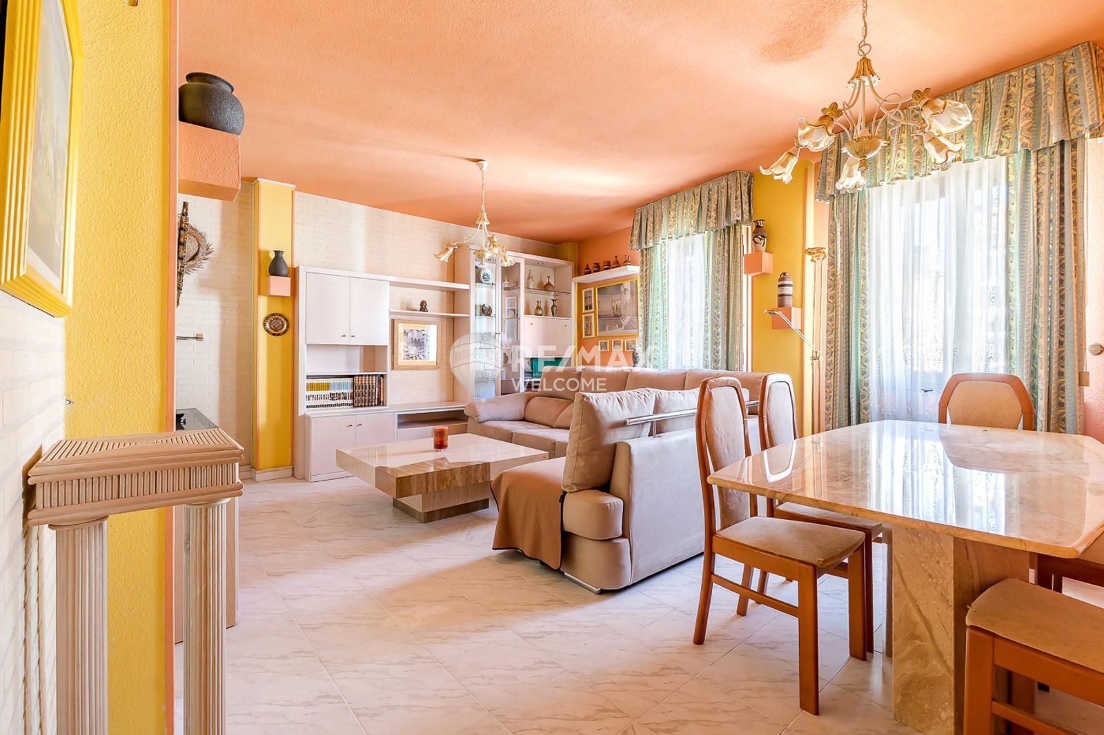 Living room of Flat for sale in  Madrid Capital  with Heating