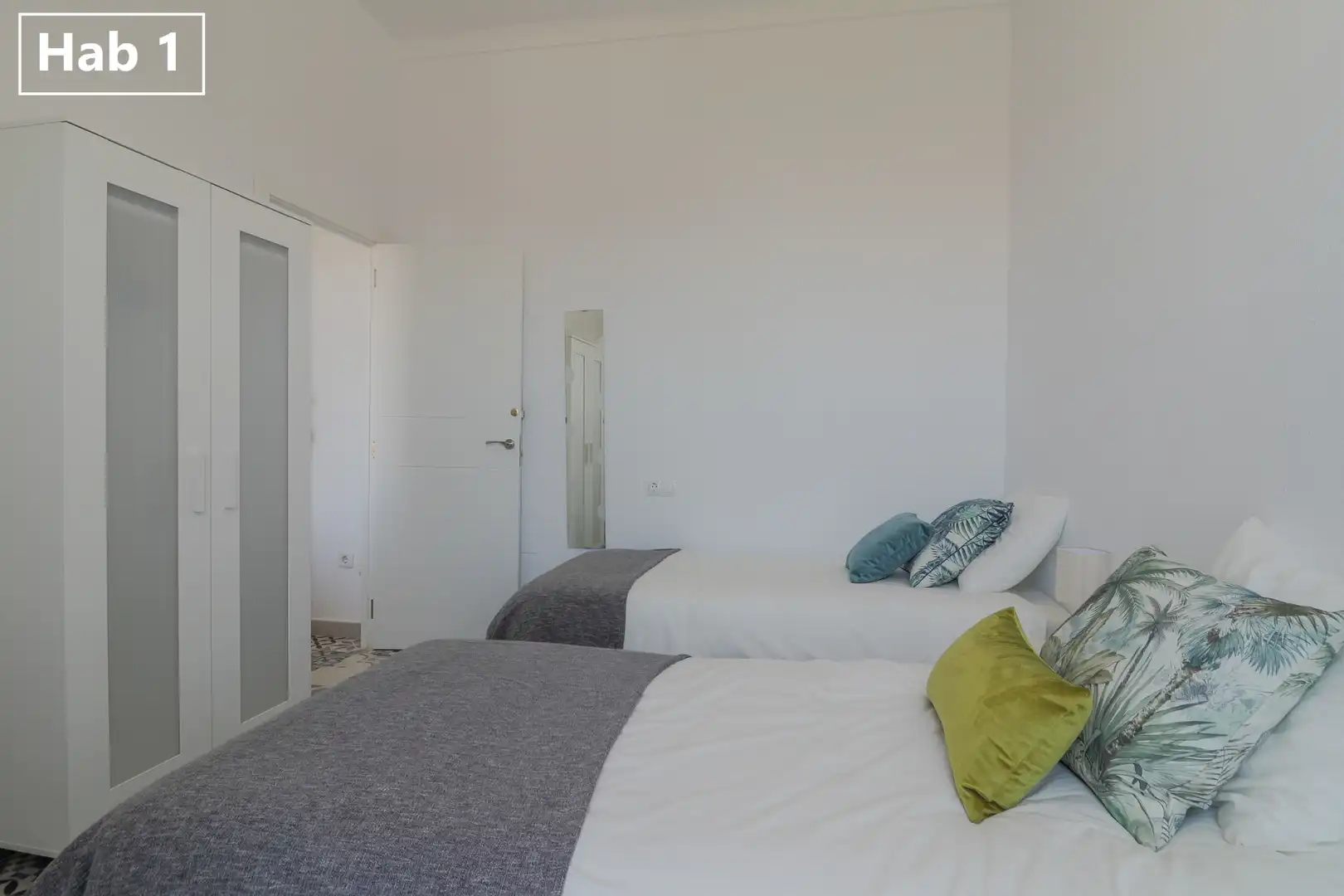 Habitación de Piso de alquiler en Málaga con Amueblado, Lavadora y Microondas