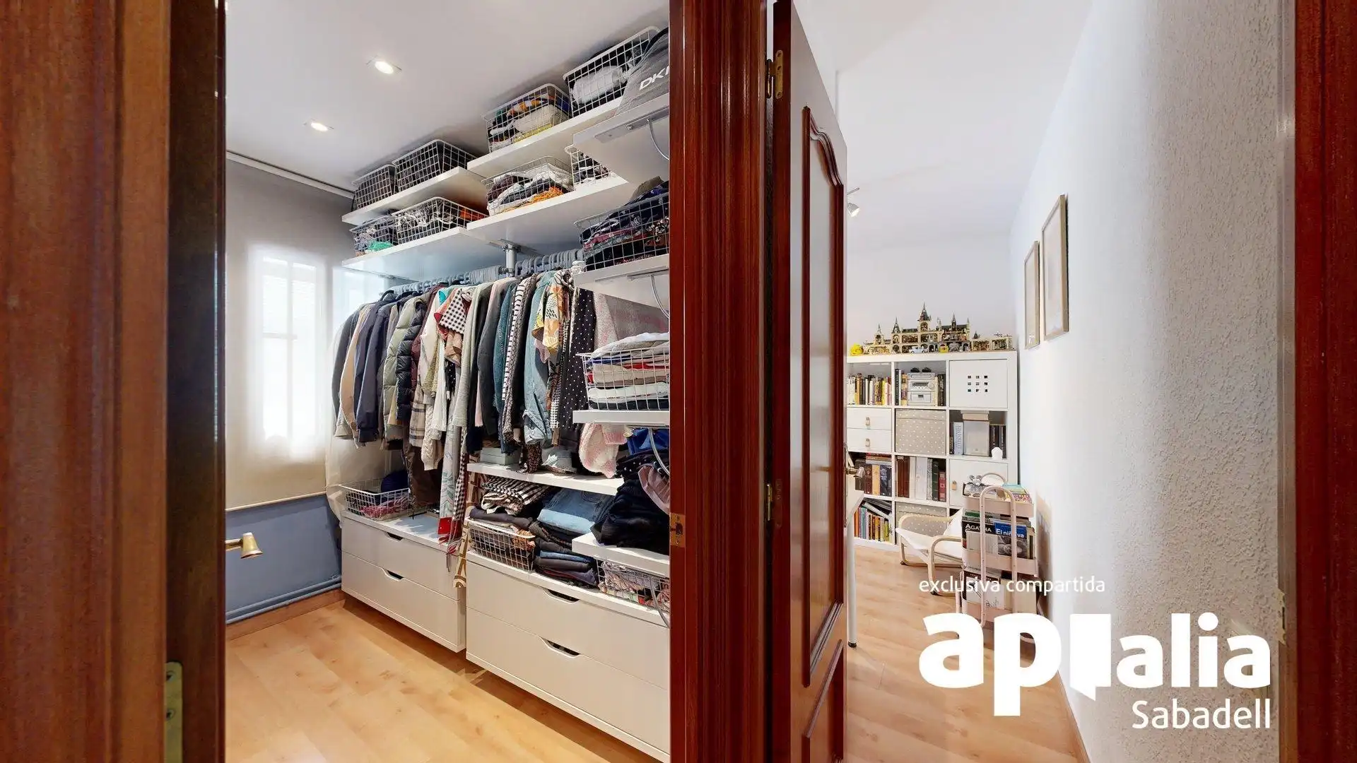 Habitación de Piso en venta en Sabadell con Aire acondicionado, Calefacción y Balcón