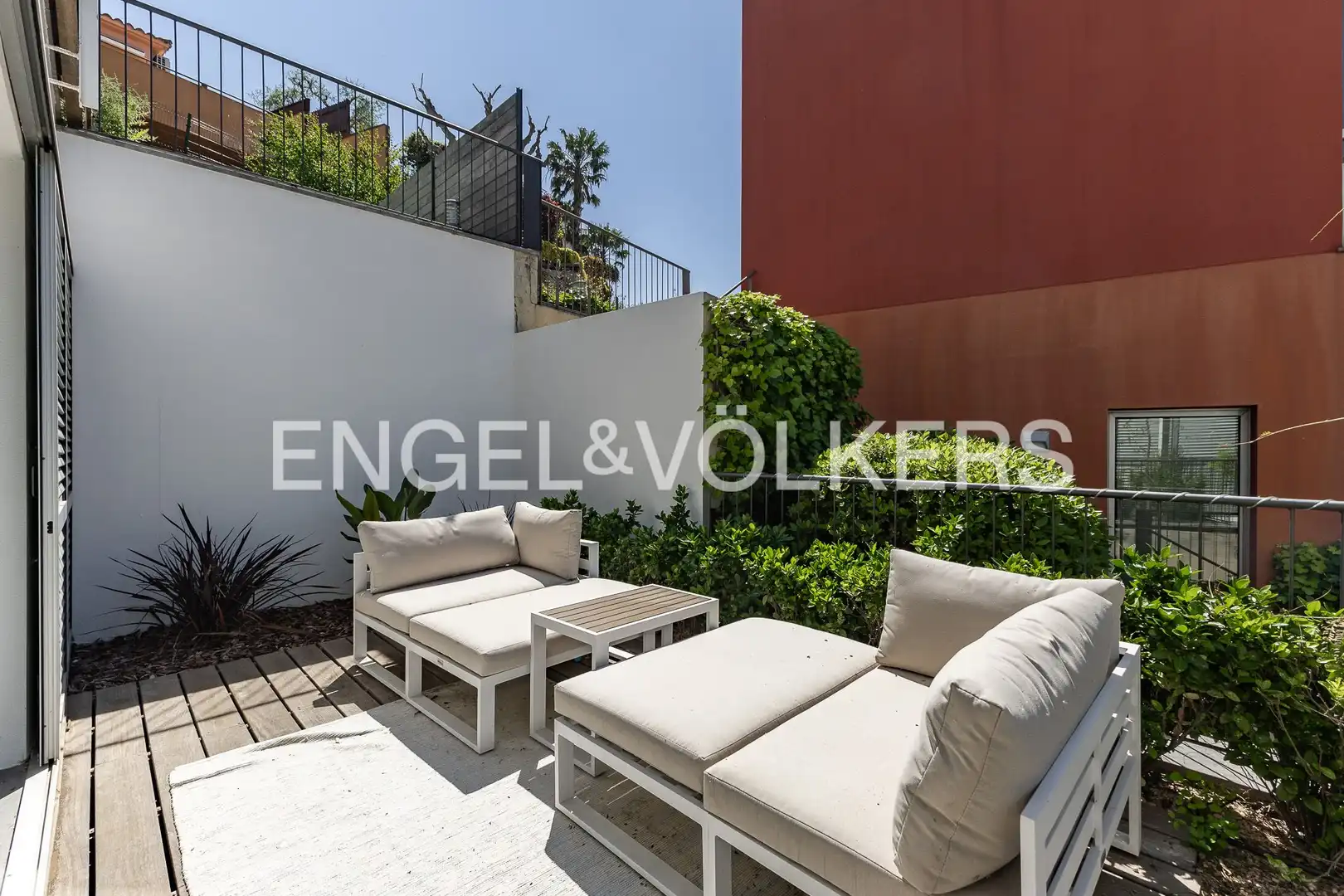 Terrassa de Casa o xalet en venda en Esplugues de Llobregat amb Aire condicionat, Calefacció i Jardí privat