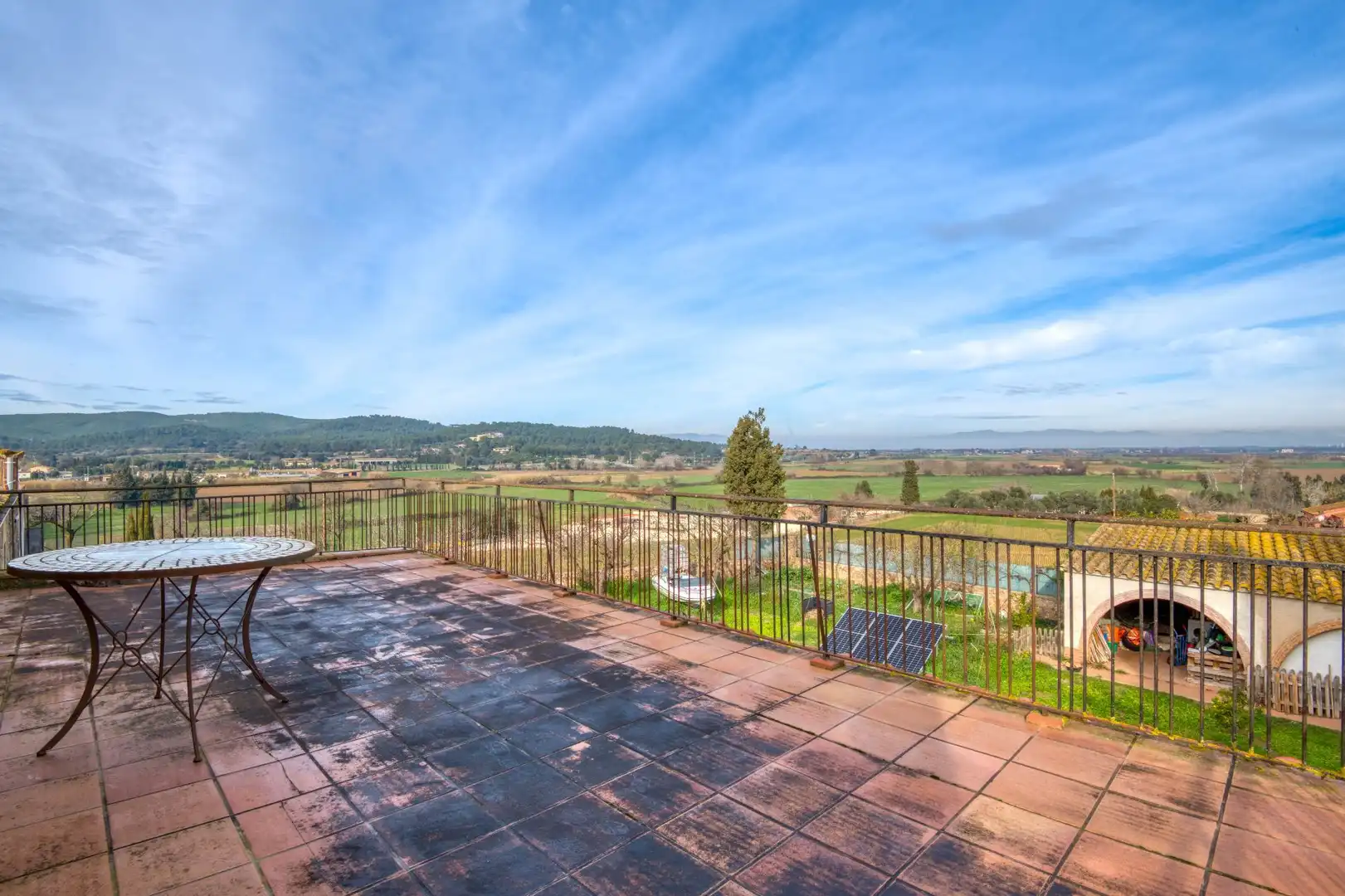 Terrasse von Country house zum Verkauf in Albons mit Privatgarten, Terrasse und Schwimmbad