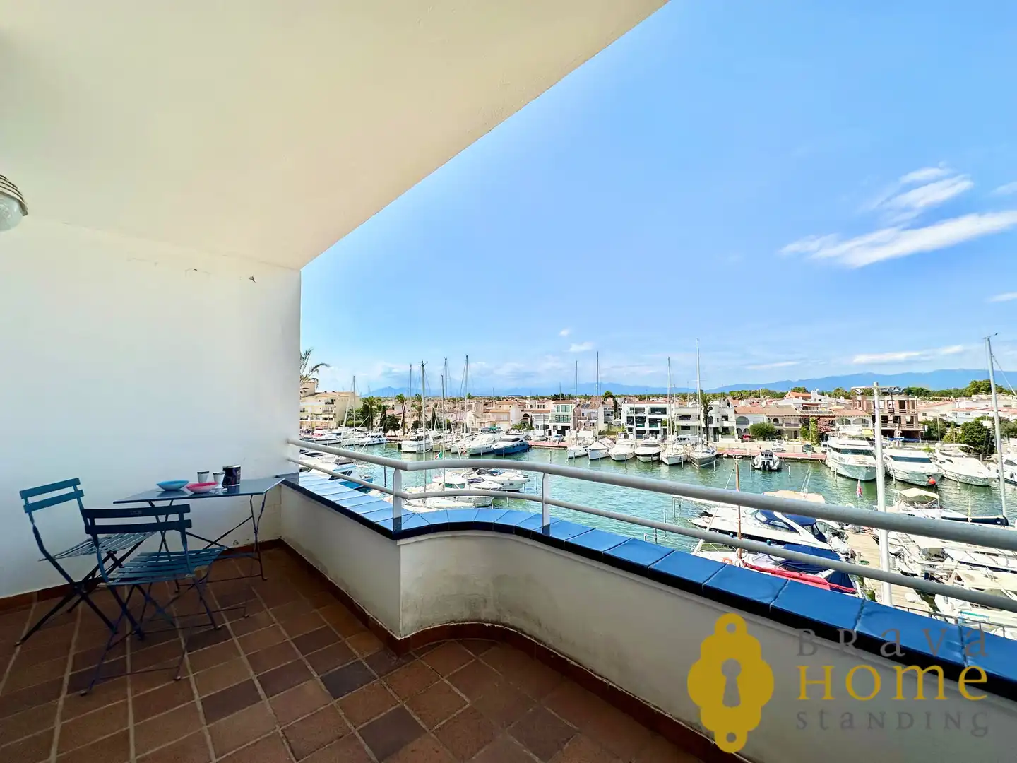 Terrasse von Dachboden zum Verkauf in Empuriabrava mit Klimaanlage, Terrasse und Möbliert