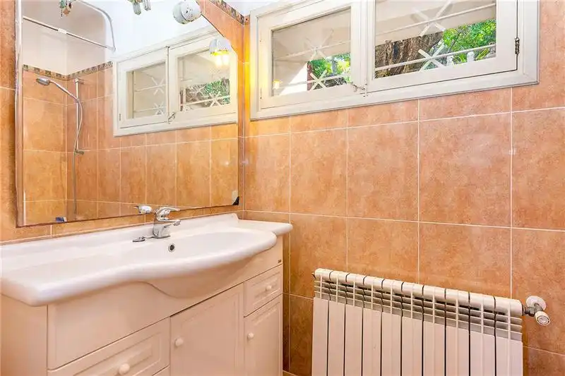 Bathroom of Houses for sale in Deià  with Heating, Private garden and Terrace