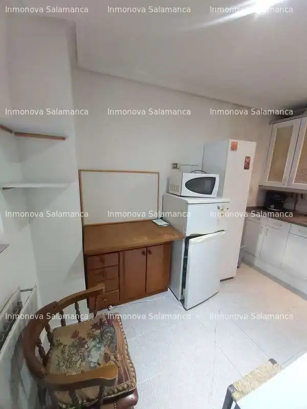 Cocina de Apartamento de alquiler en Salamanca con Calefacción y Amueblado