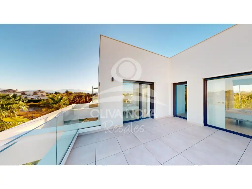 Detached homes for sale in Calle Degas, Oliva Nova