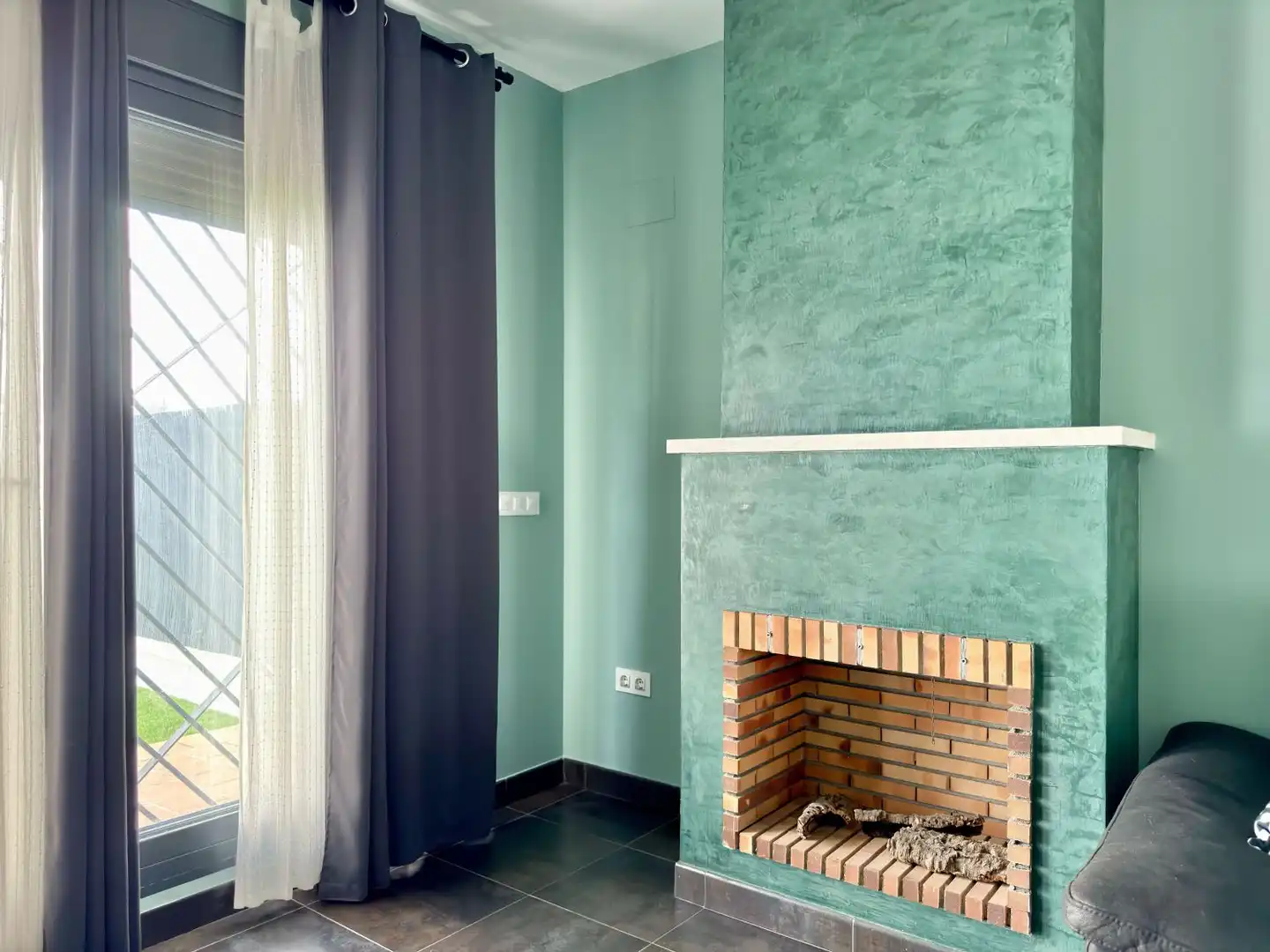 Sala d'estar de Casa o xalet en venda en Guillena amb Aire condicionat, Calefacció i Terrassa