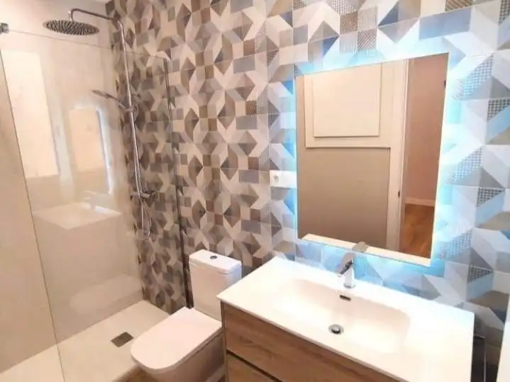 Baño de Piso en venta en  Madrid Capital con Aire acondicionado