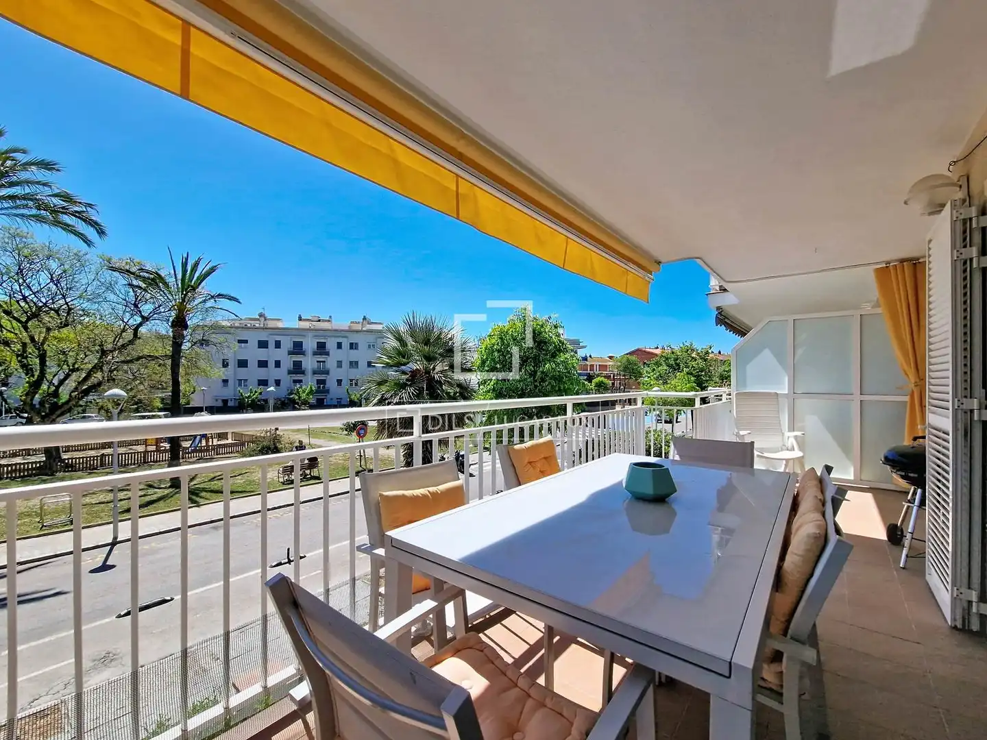 Exterior view of Flat for sale in Vilanova i la Geltrú  with Air Conditioner, Heating and Terrace