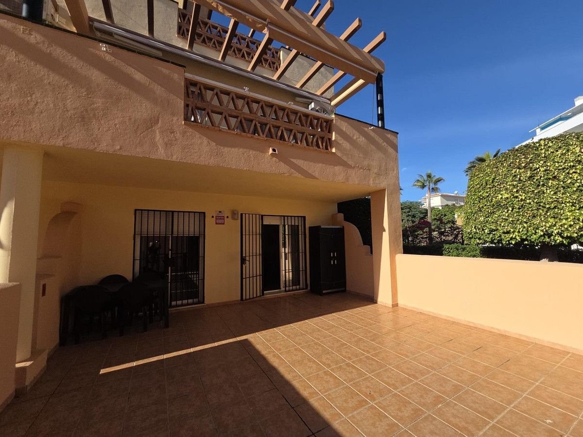 Vista exterior de Planta baixa en venda en Mijas amb Aire condicionat, Calefacció i Terrassa