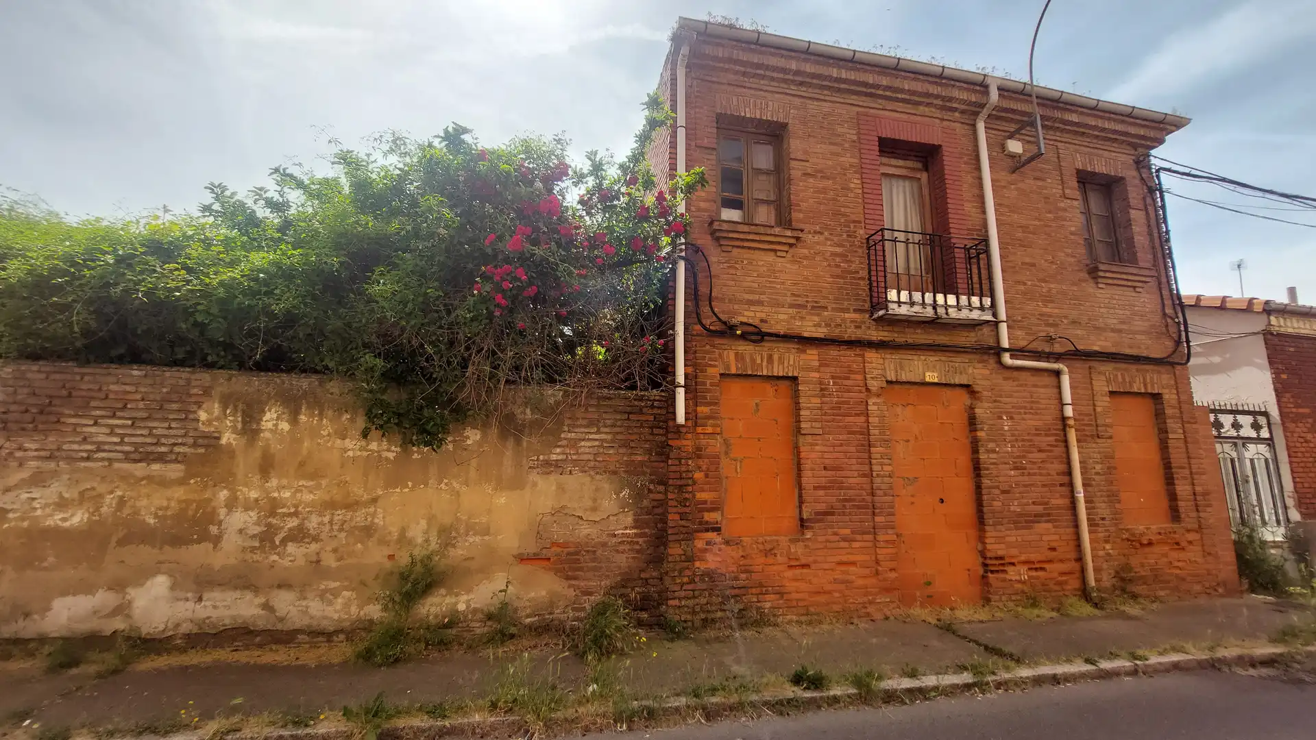 Vista exterior de Edificio en venta en San Andrés del Rabanedo