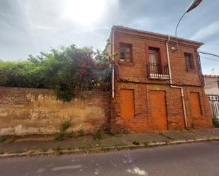 Vista exterior de Edifici en venda en San Andrés del Rabanedo