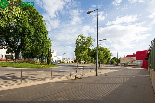 Terreno residencial en Venta en Calle NELSON MANDELA, 12 en Poniente