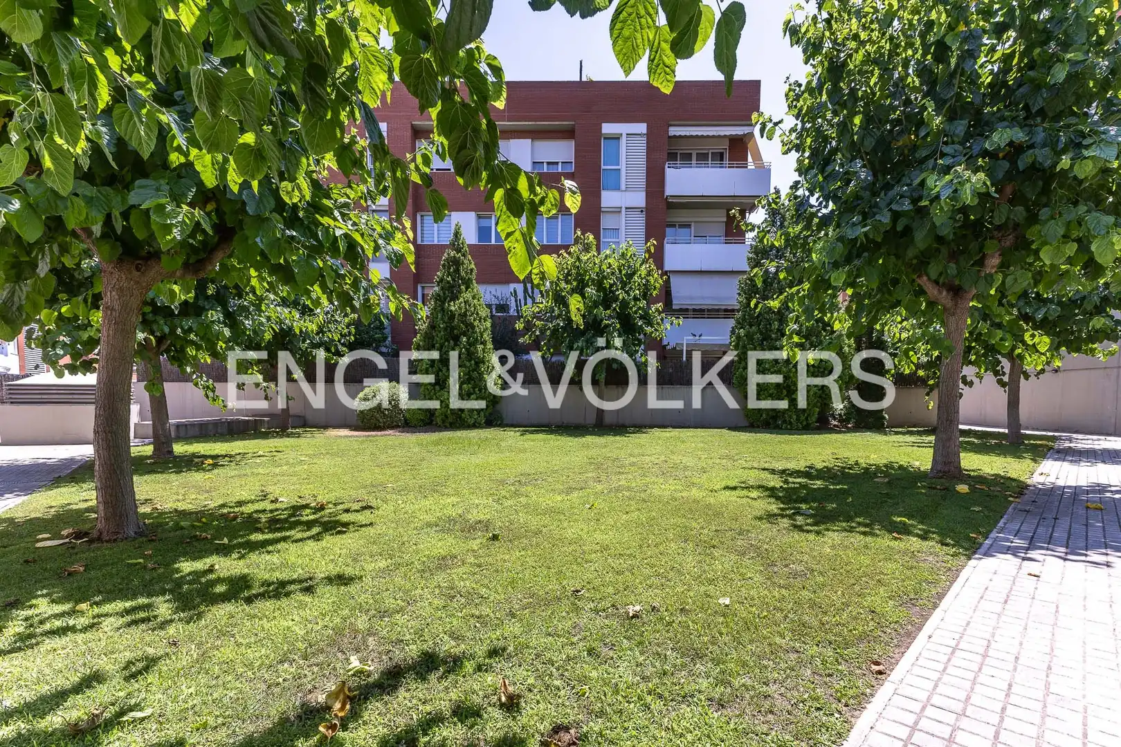 Vista exterior de Dúplex en venta en Montgat con Aire acondicionado, Calefacción y Jardín privado