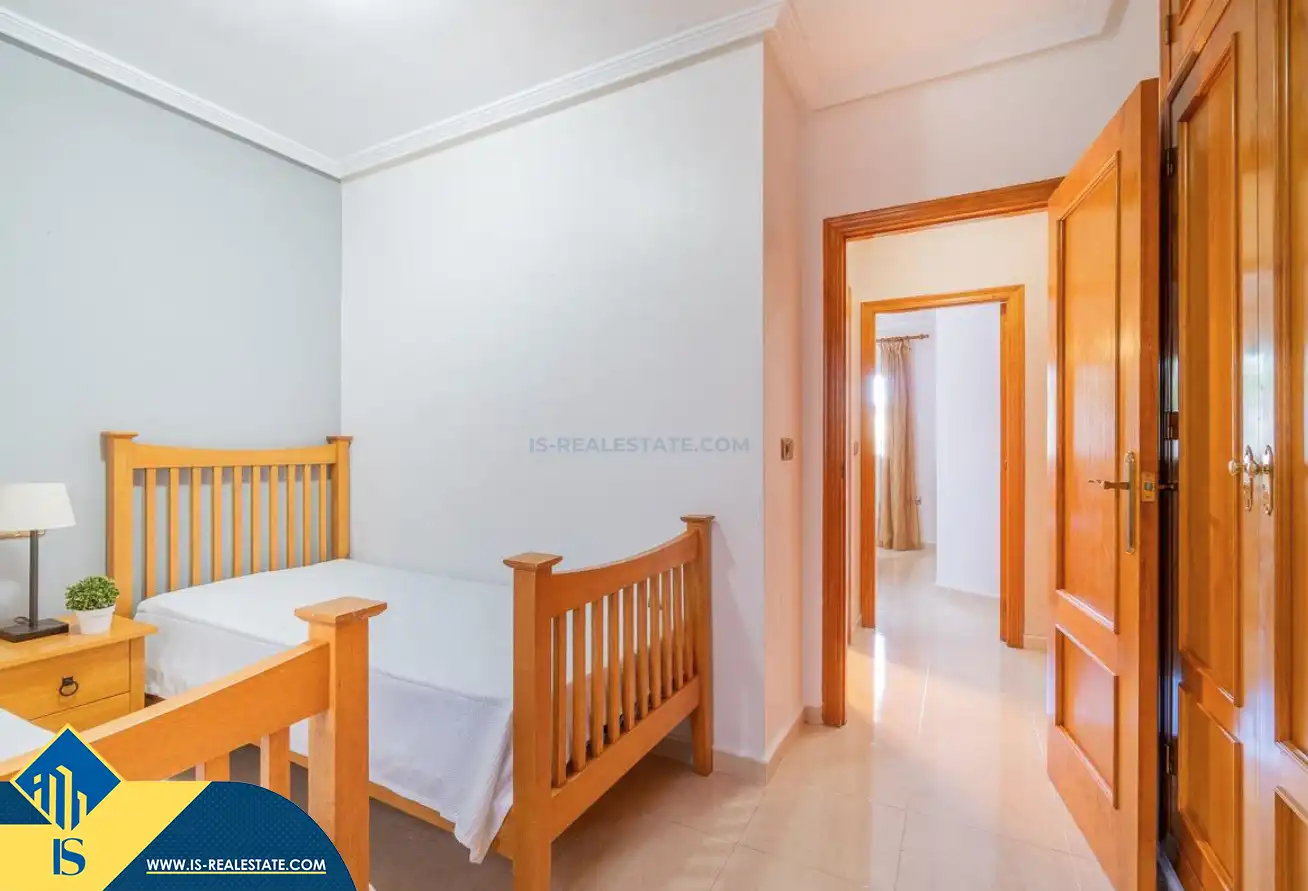 Habitación de Apartamento en venta en Orihuela con Aire acondicionado, Calefacción y Jardín privado