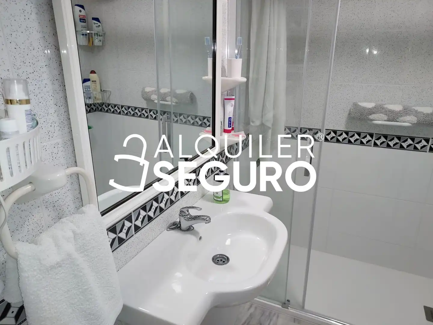 Bathroom of Attic for rent in Benalmádena  with Terrace, Swimming Pool and Furnished