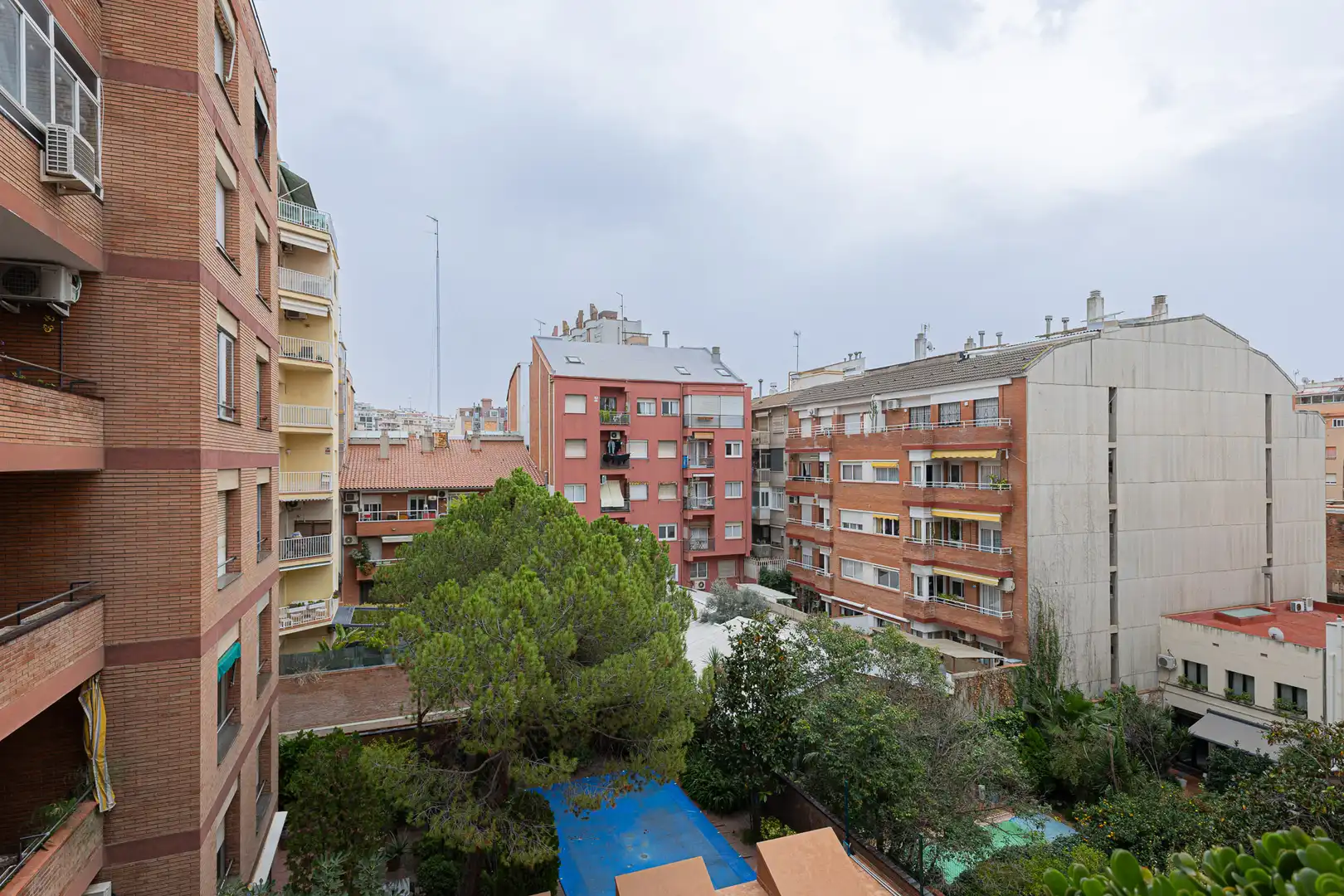 Vista exterior de Piso en venta en Barcelona con Aire acondicionado, Calefacción y Terraza
