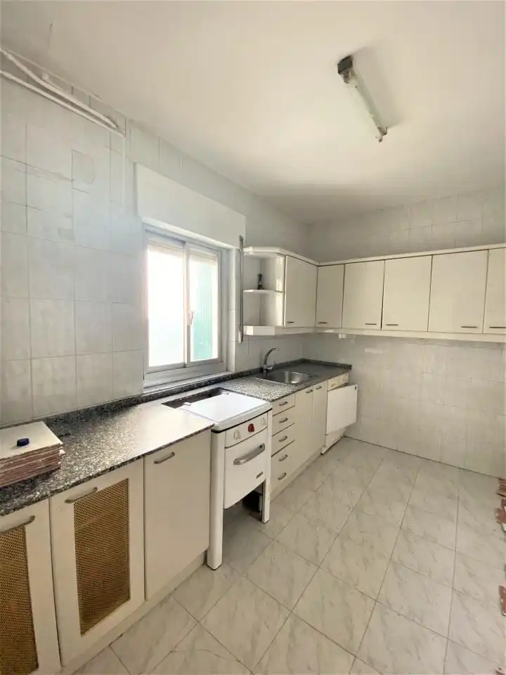 Cuina de Casa o xalet en venda en León Capital  amb Traster