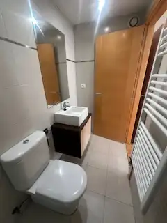 Baño de Apartamento de alquiler en León Capital  con Calefacción, Parquet y Terraza