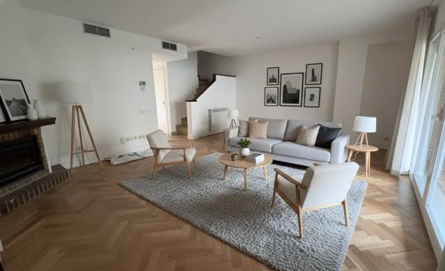 Casa adosada en Venta en Avenida de Francisco Guerrero en Club de Campo