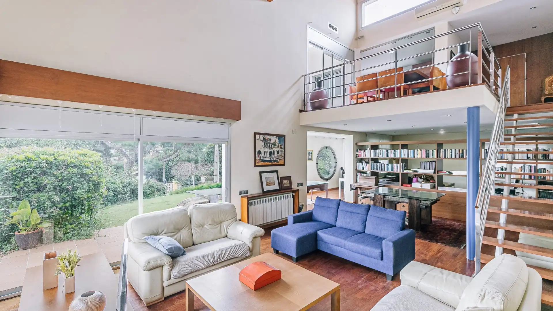 Sala de estar de Casa o chalet en venta en Castelldefels con Aire acondicionado, Calefacción y Jardín privado