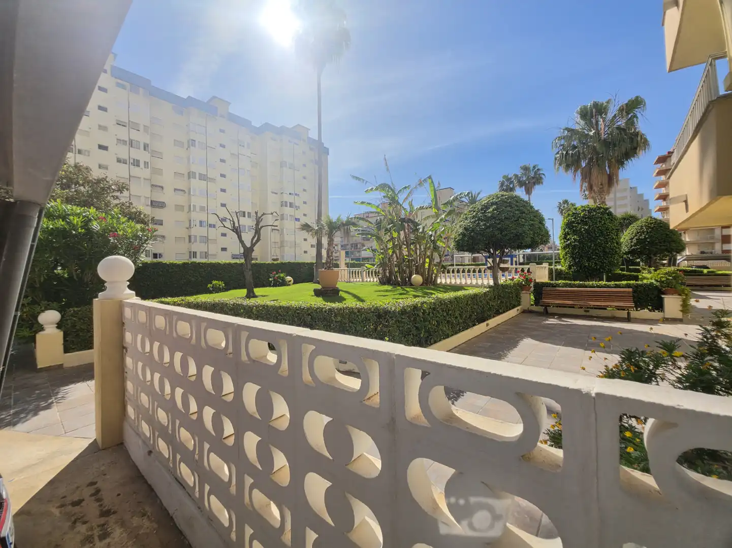 Vista exterior de Pis en venda en Gandia amb Aire condicionat, Calefacció i Jardí privat