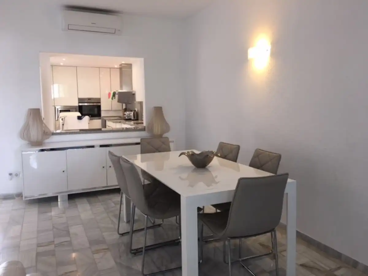 Casa adosada en venta en Casco Antiguo