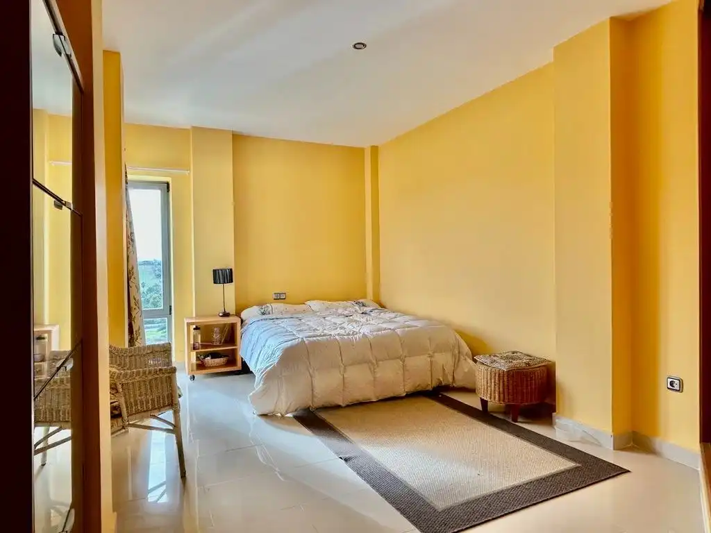 Dormitori de Casa o xalet en venda en Badajoz amb Aire condicionat, Calefacció i Jardí privat