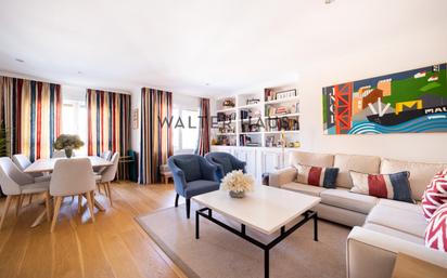 Living room of Flat for sale in  Madrid Capital  with Heating