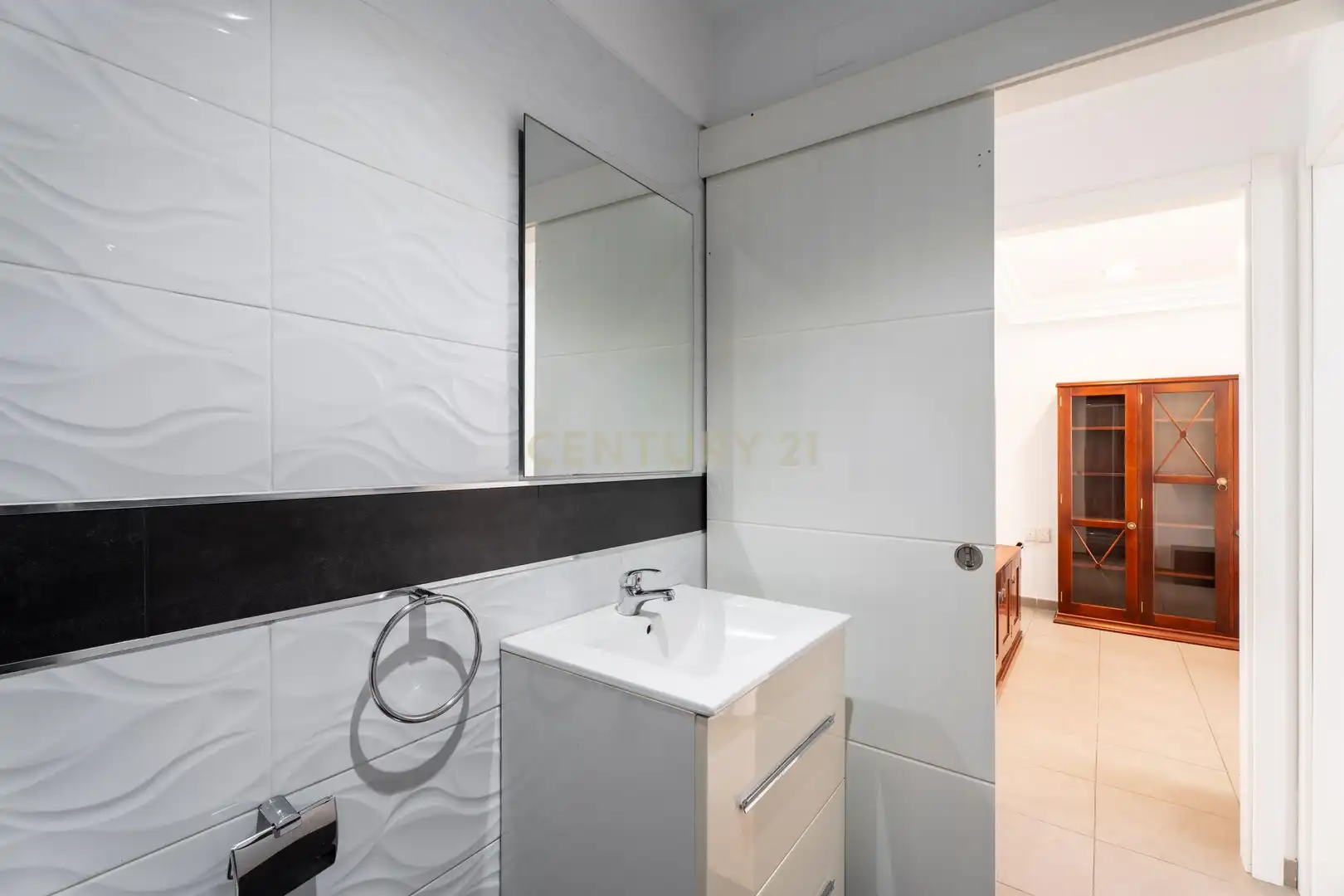 Badezimmer von Wohnungen zum Verkauf in Candelaria