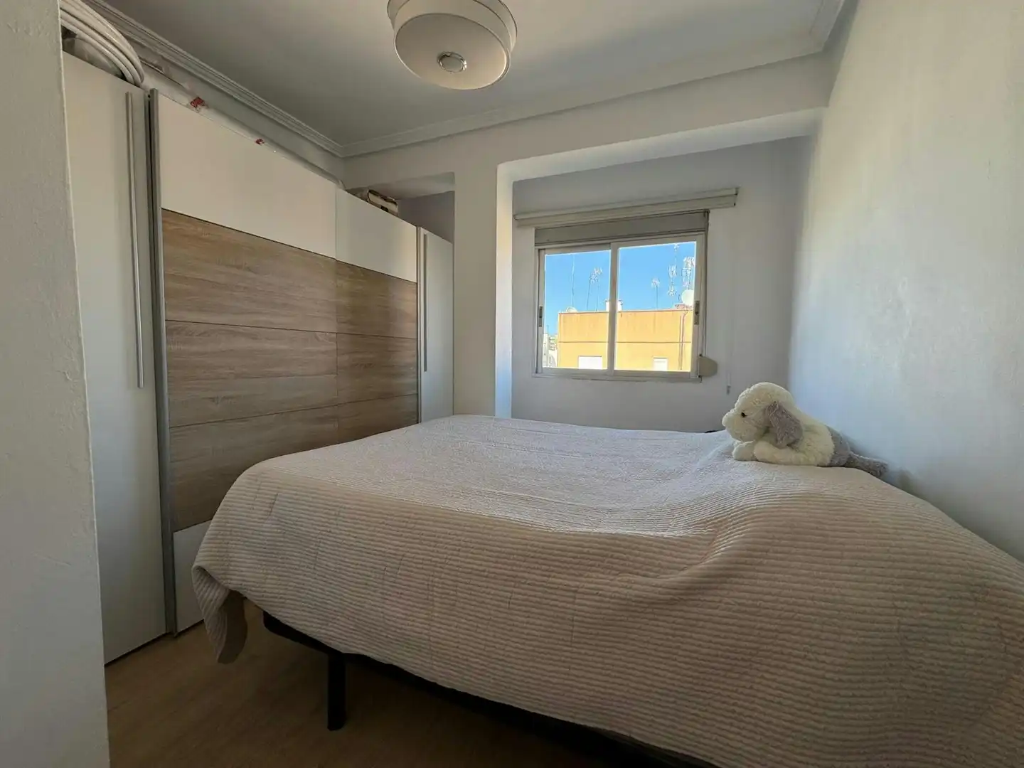 Habitación de Piso de alquiler en Valencia con Aire acondicionado, Calefacción y Amueblado