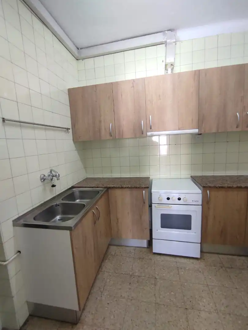 Cocina de Piso en venta en L'Hospitalet de Llobregat con Balcón