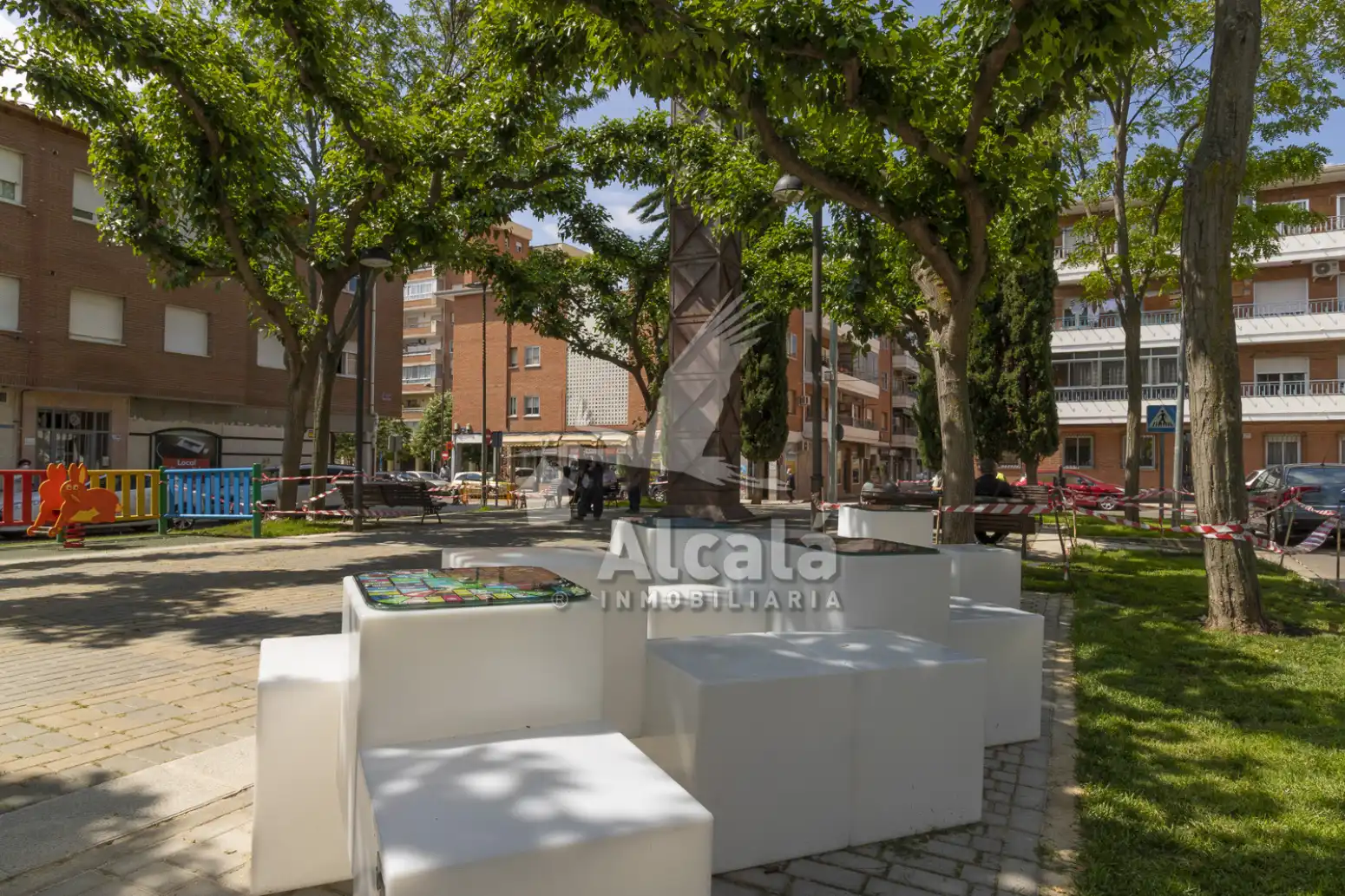 Vista exterior de Piso en venta en Azuqueca de Henares con Aire acondicionado, Jardín privado y Domótica