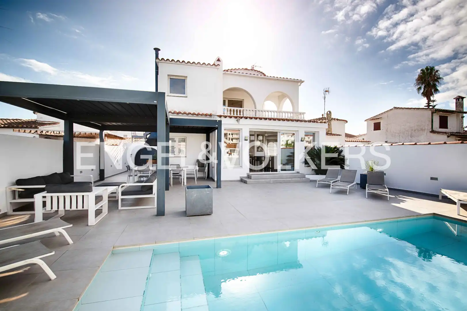 Villa con piscina in vendita a Carrer Francolí, imagen 2
