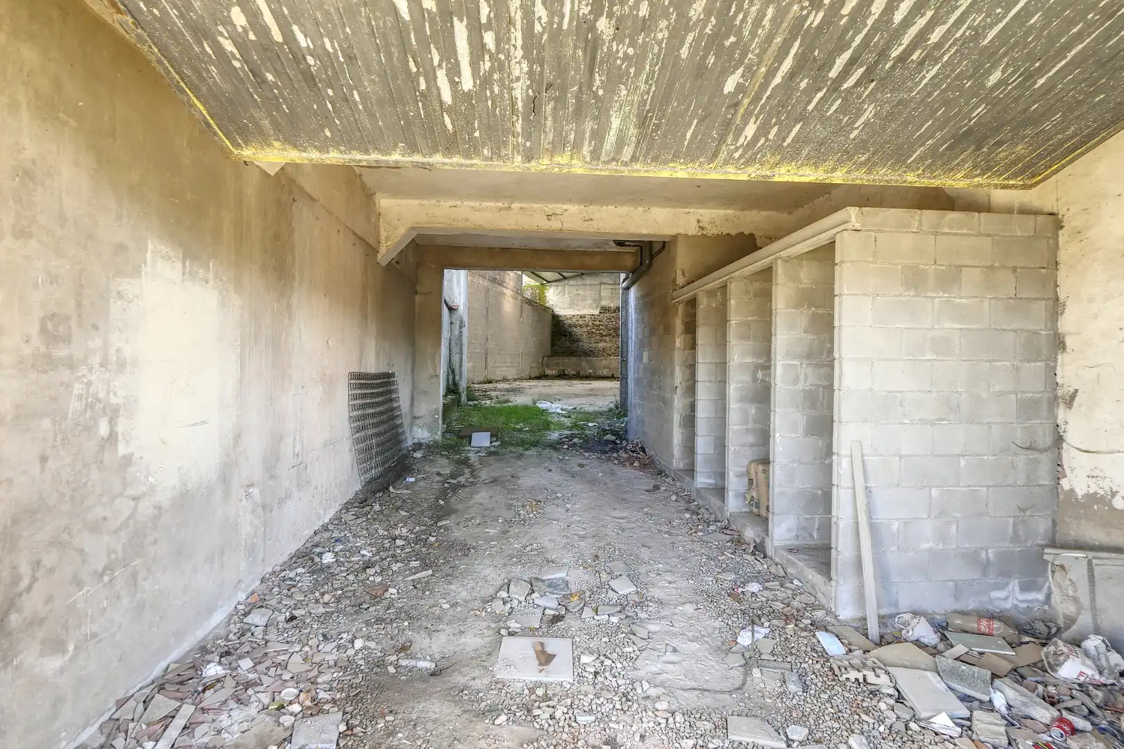 Industrial buildings for sale in Miño
