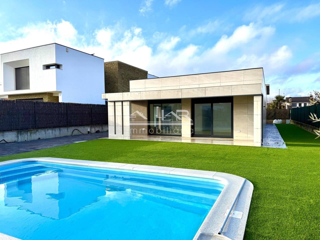 Swimming pool of House or chalet for sale in Gurb  with Air Conditioner, Heating and Private garden